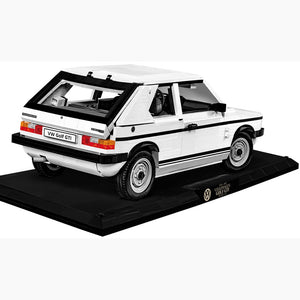 Heckansicht Cobi 24358 VW Golf I GTI Heckklappe auf schwarzem Vitrinensockel mit Plakette in der Executive Edition Sammlerversion aus Klemmbausteinen