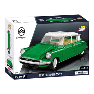 Vorderseite der Produktverpackung der Citroen DS 19 Göttin von 1956 von COBI 24347 mit rüner Karosserie und weißem Dach 2230 Teile Pad Printed keine Sticker